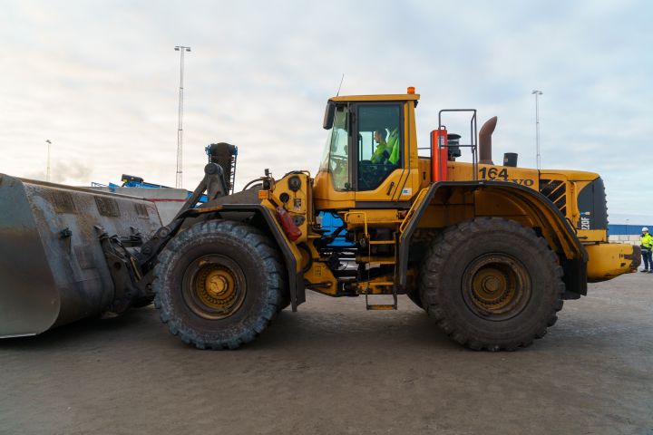 858324-13 Wheel loader Volvo L220F - 2008