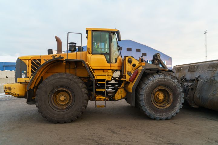 858324-19 Wheel loader Volvo L220F - 2008