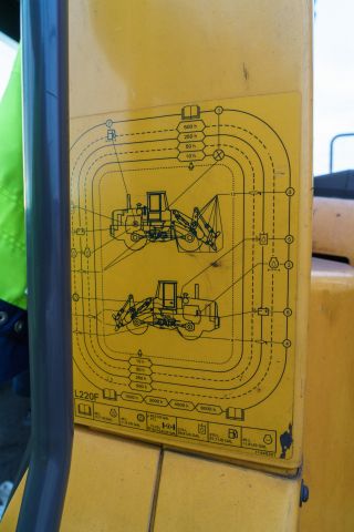 858324-33 Wheel loader Volvo L220F - 2008