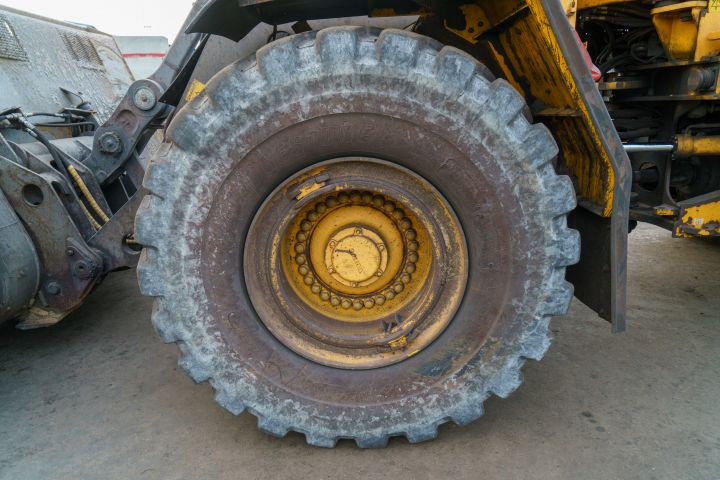 858324-34 Wheel loader Volvo L220F - 2008