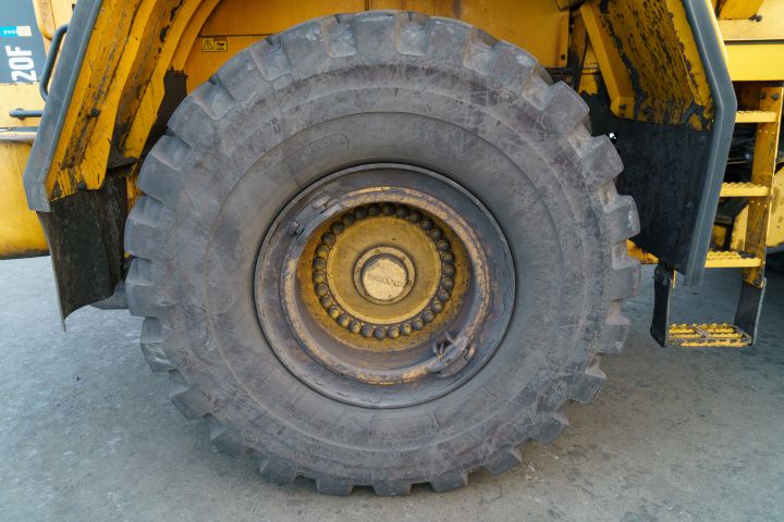 858324-39 Wheel loader Volvo L220F - 2008