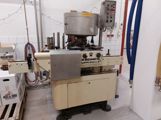 852774-3 Label machine Krones Universella. (wet glue machine).