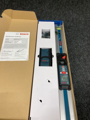 858267-3 Distance meter with measuring rail Bosch GLM 80 R60