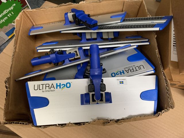 809847-14 Cleaning equipment: Aluminum stand for mop, air freshener, detergent