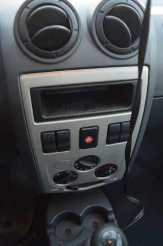 779465-22 Dacia Logan Pick-Up 1.6 Manual 87hp -2010