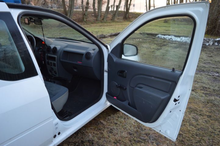 779465-28 Dacia Logan Pick-Up 1.6 Manual 87hp -2010