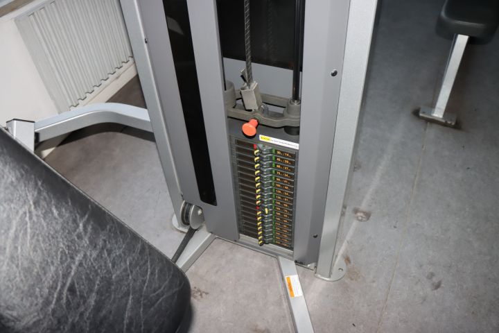 787870-4 Star Trac Impact Vertical Row