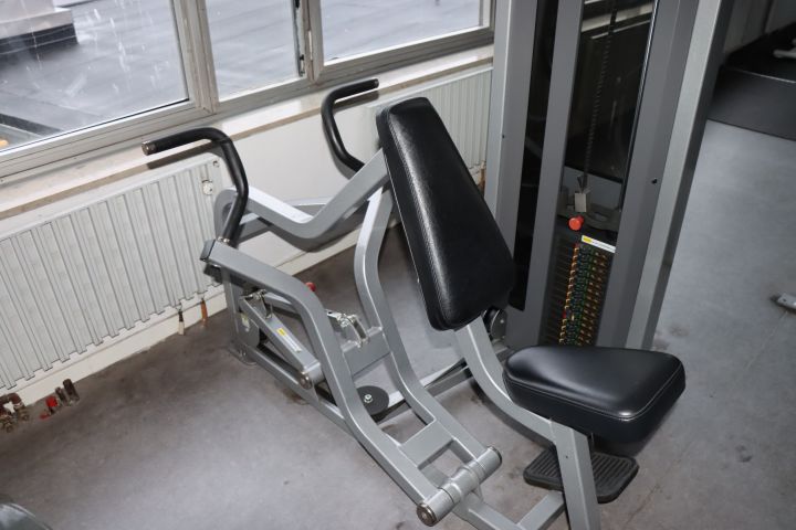 787870-6 Star Trac Impact Vertical Row