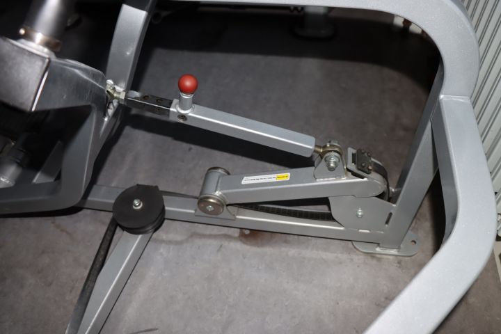 787870-9 Star Trac Impact Vertical Row