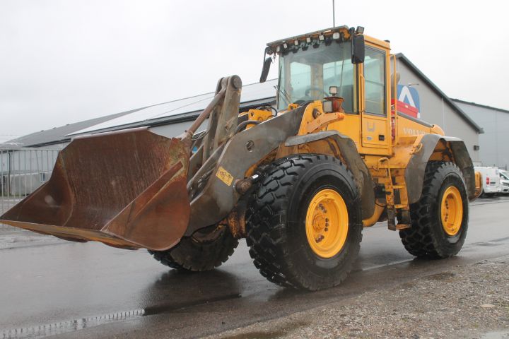 859105-1 Wheel loader, Volvo L120E, 2004