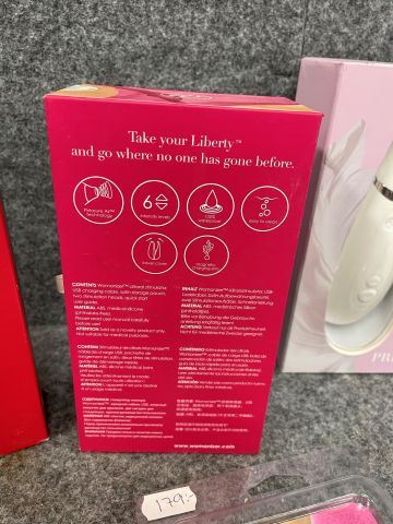 763919-6 Air pressure vibrator with accessories Womanizer Premium