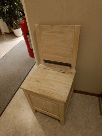 754208-69 Furniture and movables from 2 room apartment