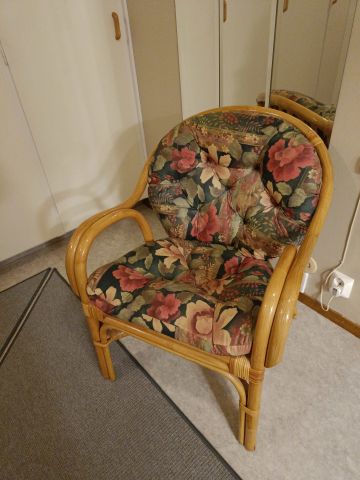 754208-73 Furniture and movables from 2 room apartment