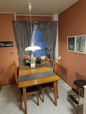 754208-9 Furniture and movables from 2 room apartment