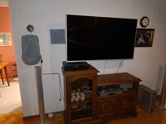 754208-22 Furniture and movables from 2 room apartment