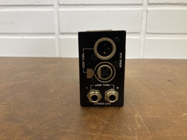 860452-4 Shure FP22 Stereo Headphone Amplifier