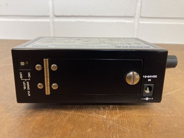 860452-6 Shure FP22 Stereo Headphone Amplifier
