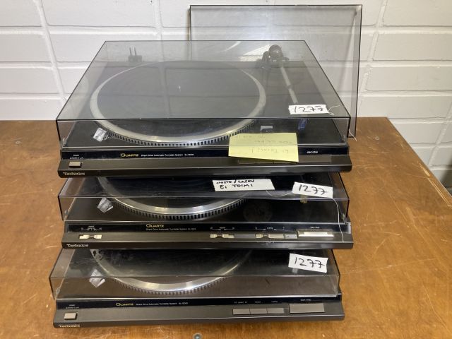 860465-1 Technics SL-QD3 ja 2 x SL-QD33 levysoittimia - Osiksi, ei pohjahintaa!