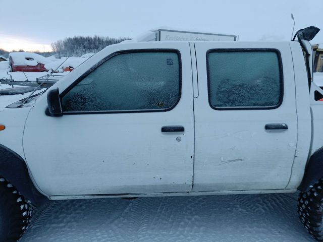 825953-26 Nissan NP300 -2011 Reg: FXP080 Repair Object