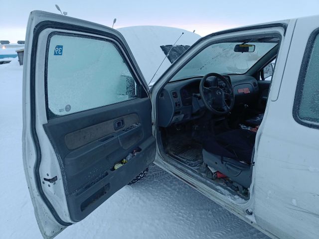 825953-59 Nissan NP300 -2011 Reg: FXP080 Repair Object