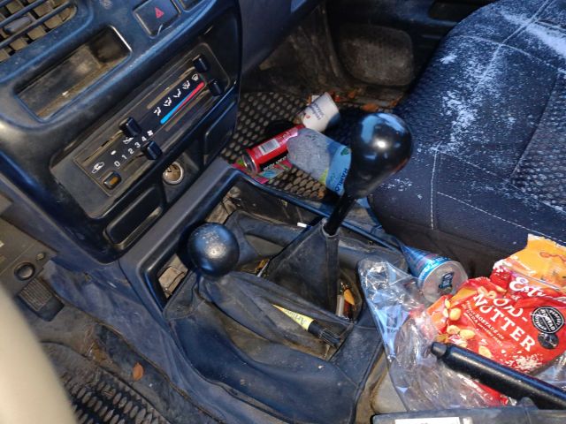 825953-64 Nissan NP300 -2011 Reg: FXP080 Repair Object