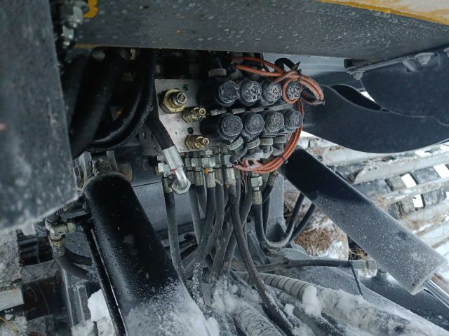 825955-27 Piste machine Prinoth Everest EPS -2003