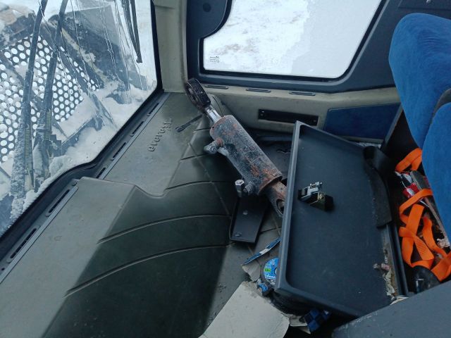 825955-79 Piste machine Prinoth Everest EPS -2003