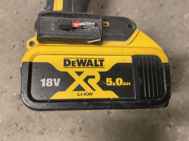 849058-10 Power hand tool 9 pieces of DeWALT with transport cart