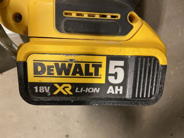 849058-22 Power hand tool 9 pieces of DeWALT with transport cart