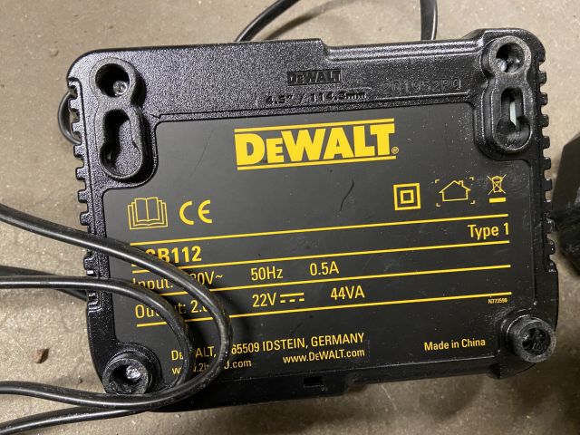 849058-34 Power hand tool 9 pieces of DeWALT with transport cart