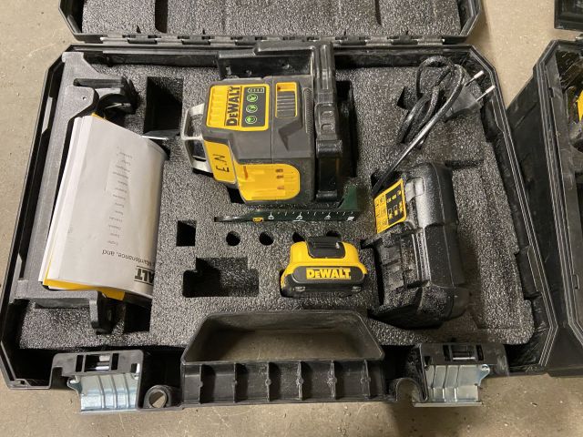 849058-36 Power hand tool 9 pieces of DeWALT with transport cart