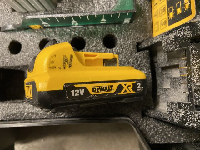 849058-41 Power hand tool 9 pieces of DeWALT with transport cart