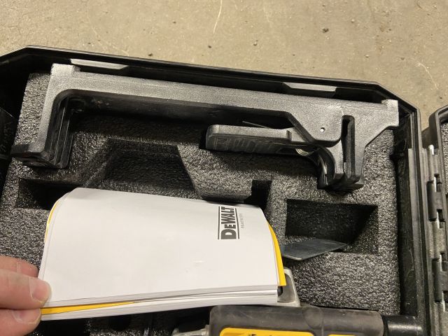 849058-43 Power hand tool 9 pieces of DeWALT with transport cart