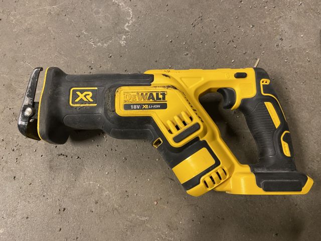 849058-45 Power hand tool 9 pieces of DeWALT with transport cart