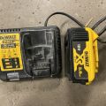 849058-48 Power hand tool 9 pieces of DeWALT with transport cart