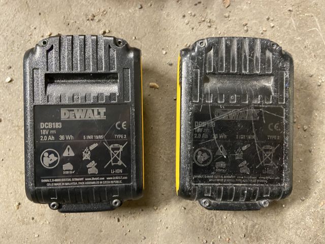 849058-57 Power hand tool 9 pieces of DeWALT with transport cart