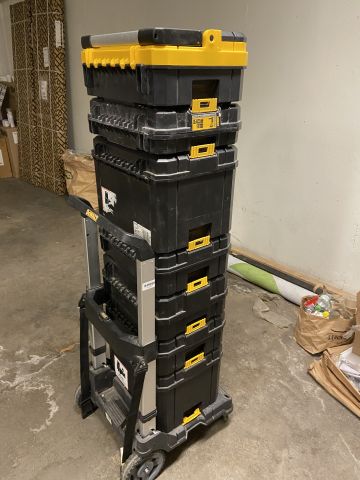 849058-3 Power hand tool 9 pieces of DeWALT with transport cart
