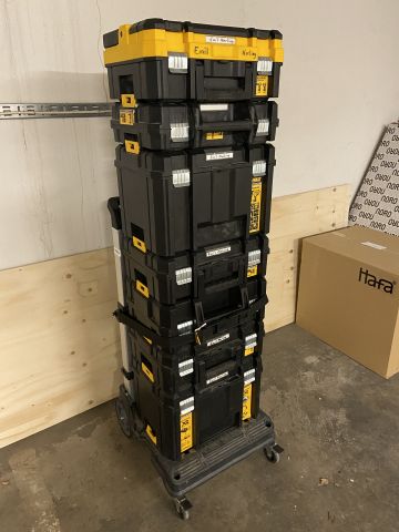 849058-1 Power hand tool 9 pieces of DeWALT with transport cart