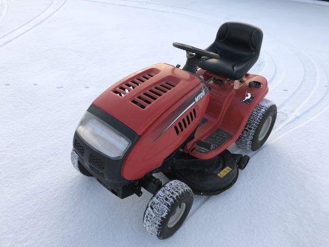 860697-1 Garden tractor MTD LF125