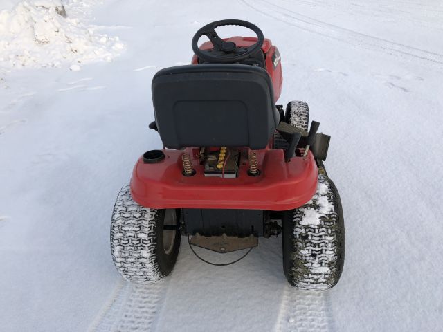 860697-7 Garden tractor MTD LF125