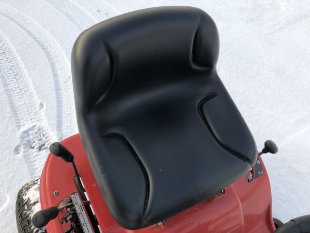 860697-9 Garden tractor MTD LF125