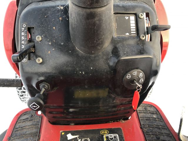 860697-13 Garden tractor MTD LF125