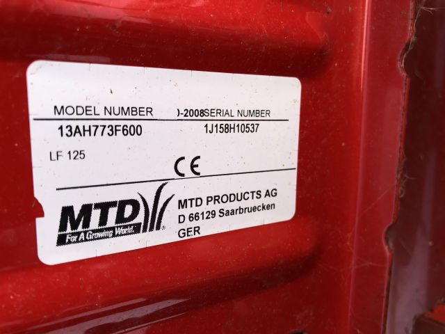 860697-18 Garden tractor MTD LF125
