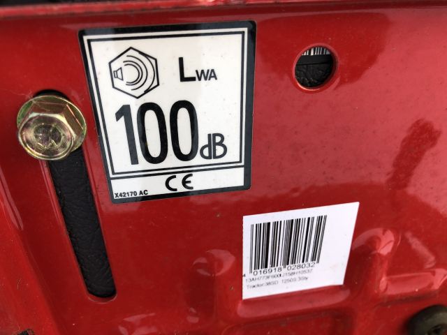 860697-19 Garden tractor MTD LF125