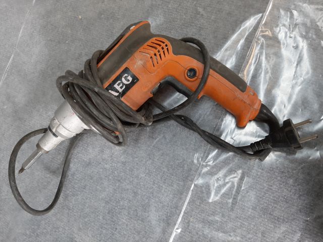 804678-6 Jigsaw & screwdriver - Makita & AEG