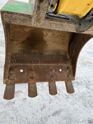 860692-10 BROKK 90 demolition robot with equipment