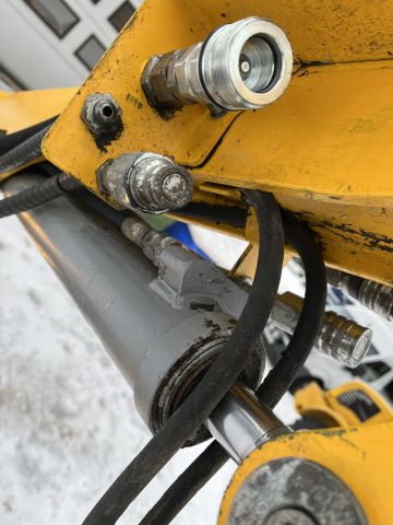 860692-11 BROKK 90 demolition robot with equipment