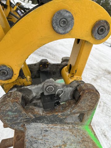 860692-13 BROKK 90 demolition robot with equipment