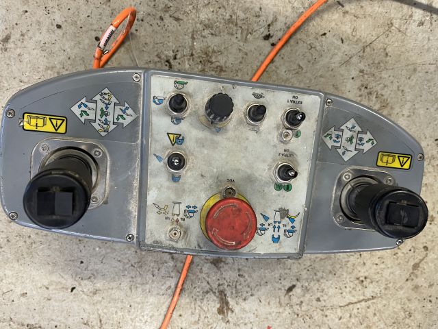 860692-22 BROKK 90 demolition robot with equipment