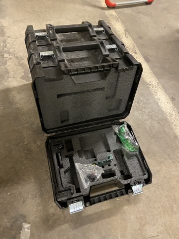 849081-11 Cross lasers 2 DeWalt DCE089G